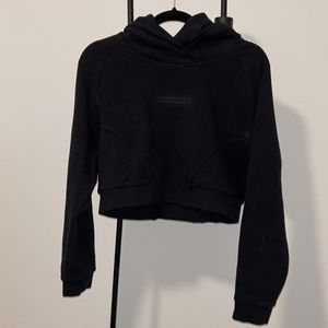 Alphalete Women’s cropped sweater